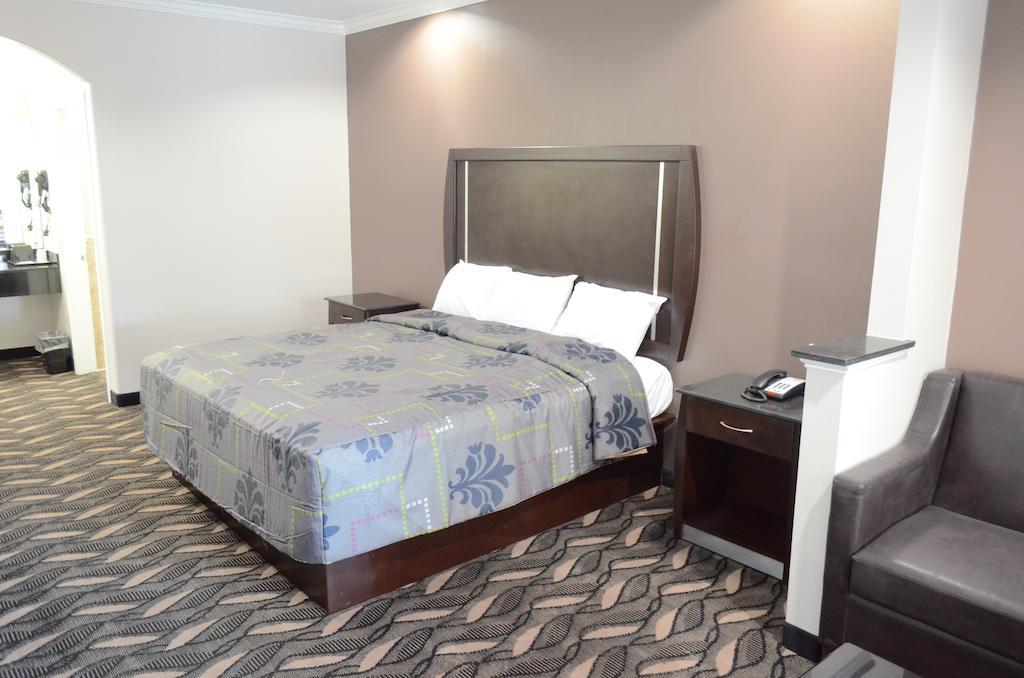 Palace Inn Sam Houston Race Park Стая снимка