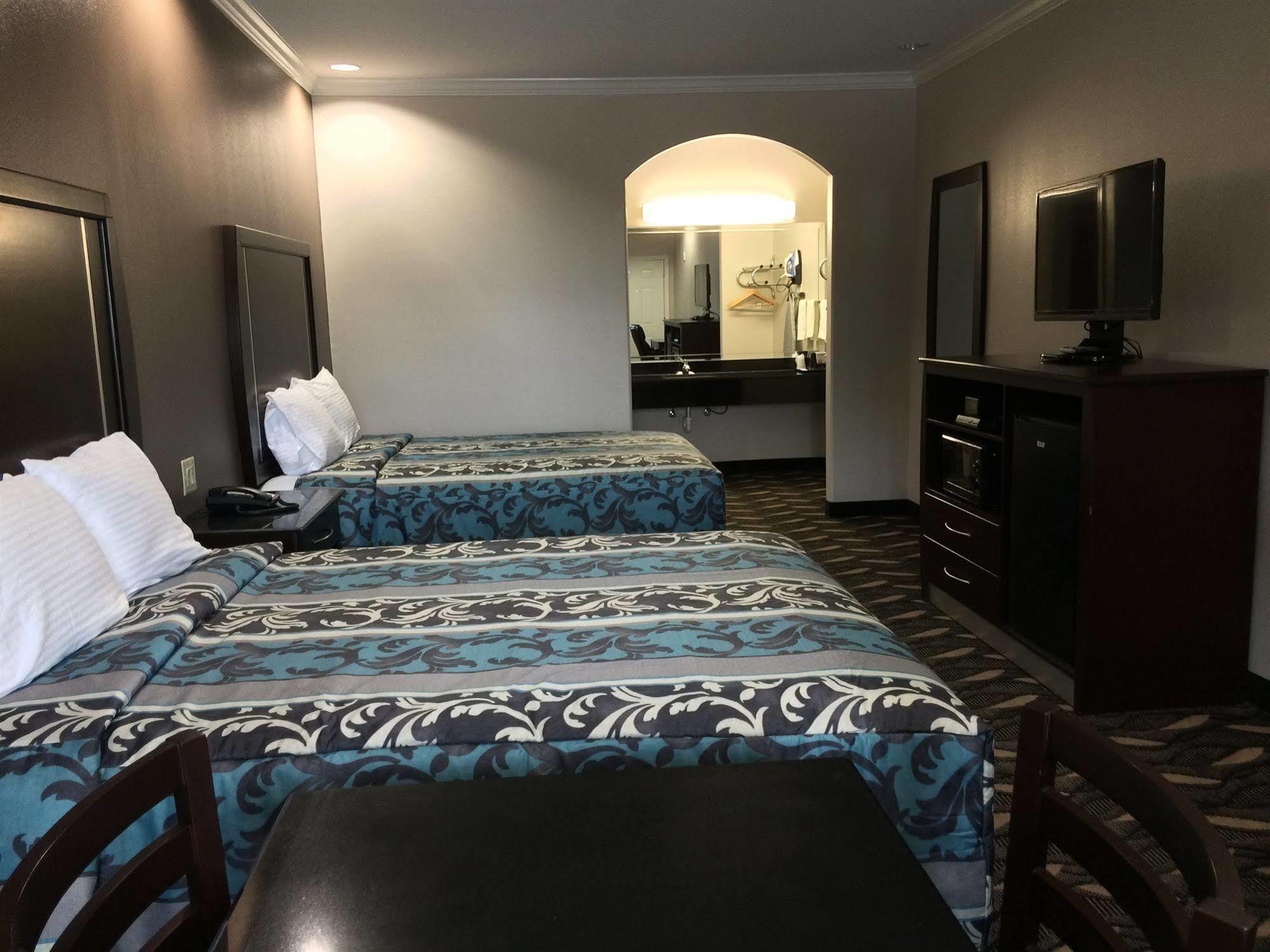 Palace Inn Sam Houston Race Park Екстериор снимка